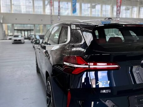 2025 BMW X3 Long 30L xDrive IV (G45/G48), синий, 5900000 рублей, вид 4