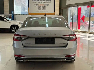 2022 Skoda Superb III Рестайлинг, серый, 1832060 рублей, вид 5