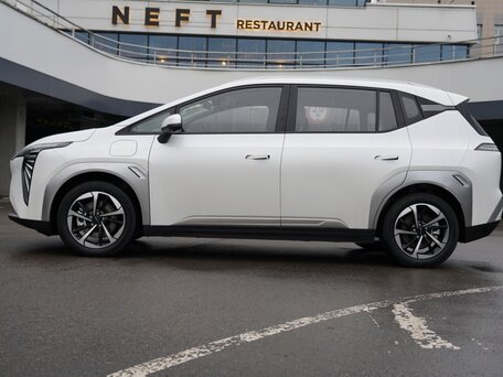 2025 Aion Y Plus 58.9 kWh, белый, 1590029 рублей, вид 4