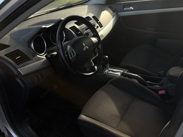 2010 Mitsubishi Lancer X, серый, 785000 рублей - вид 4