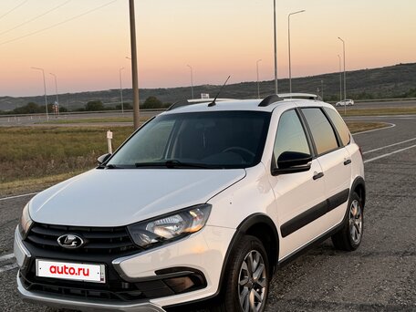 2023 Lada (ВАЗ) Granta Cross I Рестайлинг, белый, вид 1