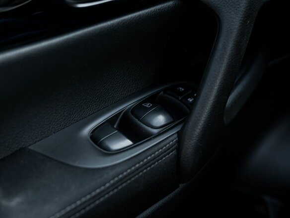 2018 Nissan Qashqai II, серебристый, 1509000 рублей - вид 12