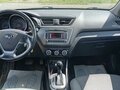 2017 Kia Rio III Рестайлинг, серебристый, 1025000 рублей - вид 4