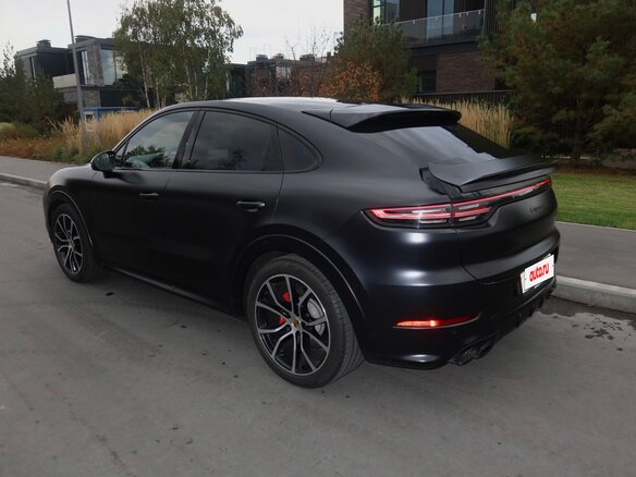 2021 Porsche Cayenne GTS Coupé III, чёрный - вид 1