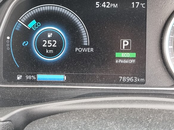 2018 Nissan Leaf II (ZE1), чёрный, 1790000 рублей - вид 14