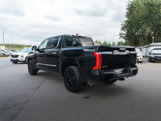 2025 Toyota Tundra Crew Max CrewMax III, чёрный, 9050000 рублей, вид 5