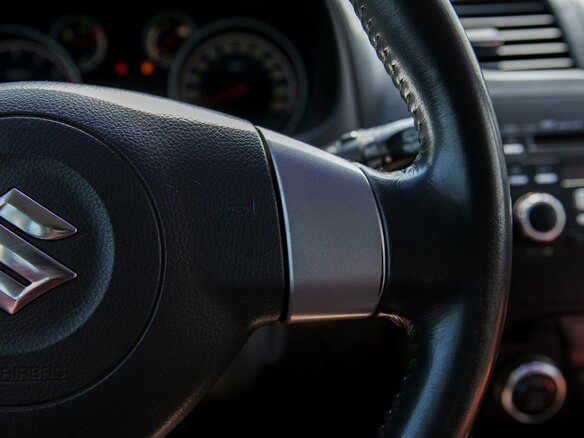 2010 Suzuki SX4 I (Classic) Рестайлинг, серебристый, 830000 рублей - вид 17