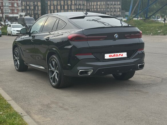 2021 BMW X6 40i III (G06), чёрный, 10900000 рублей - вид 4