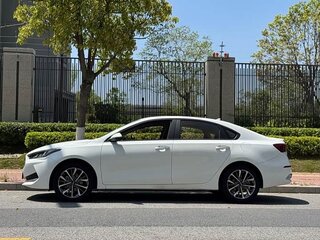 2022 Kia K3 II (China Market), белый, 1300000 рублей, вид 3
