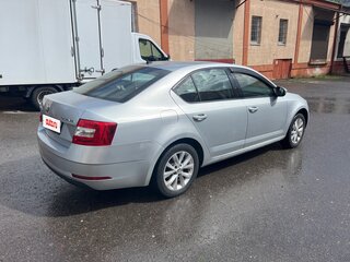 2018 Skoda Octavia III (A7) Рестайлинг, серебристый, 1350000 рублей, вид 4