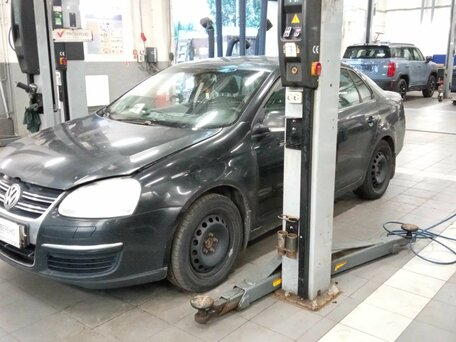Volkswagen Jetta V