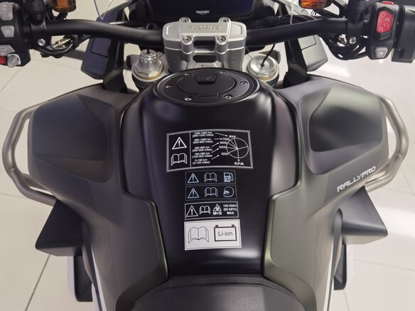 2023 Triumph Tiger 1200, зелёный, 1950000 рублей - вид 3