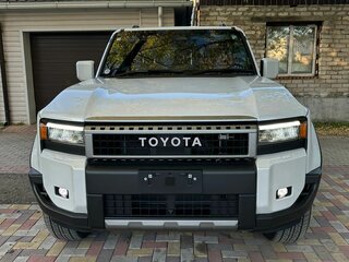 2024 Toyota Land Cruiser Prado 250 Series, белый, 7500000 рублей, вид 2