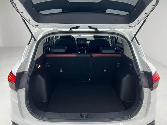 2022 Geely Binyue I Рестайлинг, белый, 1171000 рублей - вид 17