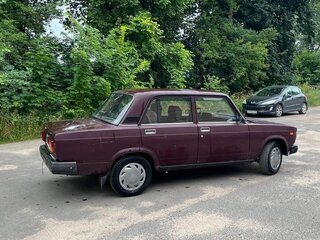 2005 Lada (ВАЗ) 2105, пурпурный, 135000 рублей, вид 3
