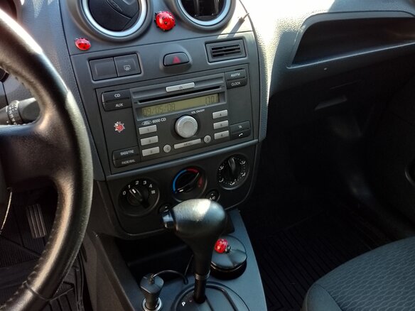 2007 Ford Fiesta Mk5, красный, 480000 рублей - вид 5