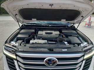 2021 Toyota Land Cruiser 300 Series, белый, 8798000 рублей, вид 4