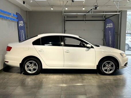 2011 Volkswagen Jetta VI, белый, 850000 рублей, вид 4