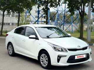 2018 Kia Rio IV, белый, 900000 рублей, вид 3