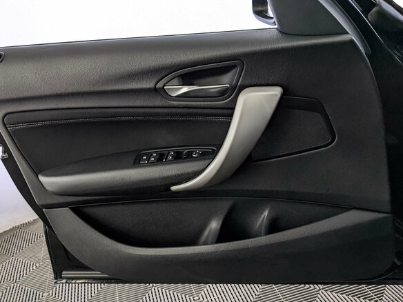 2017 BMW 1 серии 118i II (F20/F21) Рестайлинг 2, чёрный, 1715000 рублей - вид 18