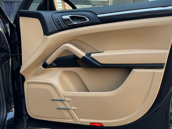 2015 Porsche Cayenne S II Рестайлинг (958), чёрный, 3790000 рублей - вид 29