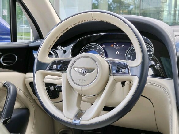 2016 Bentley Bentayga I, синий, 8750000 рублей - вид 22