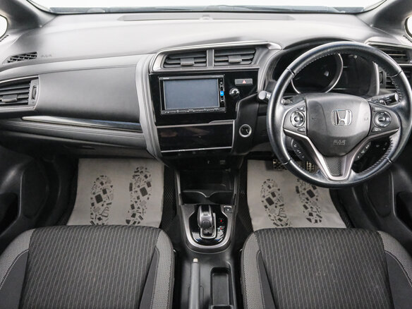2017 Honda Fit III Рестайлинг, белый - вид 9