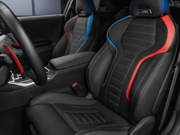 2023 BMW M2 G87, красный, 8650000 рублей - вид 3