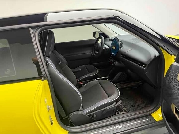 2024 Mini Hatch E IV (F65/F66/J01), жёлтый, 3580000 рублей - вид 3