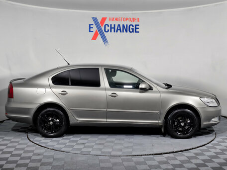 2010 Skoda Octavia II (A5) Рестайлинг, серый, 534000 рублей, вид 3