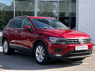 2018 Volkswagen Tiguan II, красный, 2356000 рублей, вид 3
