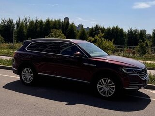 2019 Volkswagen Touareg III, красный, 5190000 рублей, вид 3