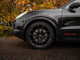 2021 Porsche Cayenne S III, чёрный, 7500000 рублей, вид 4