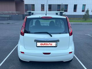 2011 Nissan Note I Рестайлинг, белый, 650000 рублей, вид 4