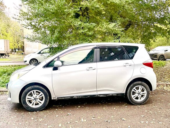 2012 Toyota Ractis II, серый - вид 2