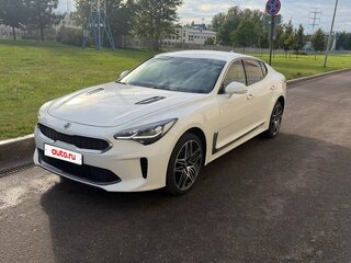 2019 Kia Stinger I, белый, 2299000 рублей, вид 4
