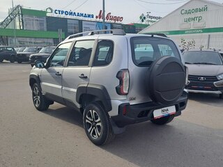 2026 Lada (ВАЗ) Niva Travel I Рестайлинг, серебристый, 1755900 рублей, вид 3