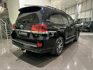 2019 Toyota Land Cruiser 200 Series Рестайлинг 2, чёрный, 6930000 рублей, вид 5