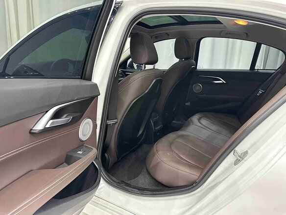 2023 BMW 1 серии 120i III (F52) Рестайлинг, белый, 1700000 рублей - вид 12