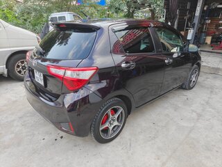 2018 Toyota Vitz III (XP130) Рестайлинг, фиолетовый, 850000 рублей, вид 4