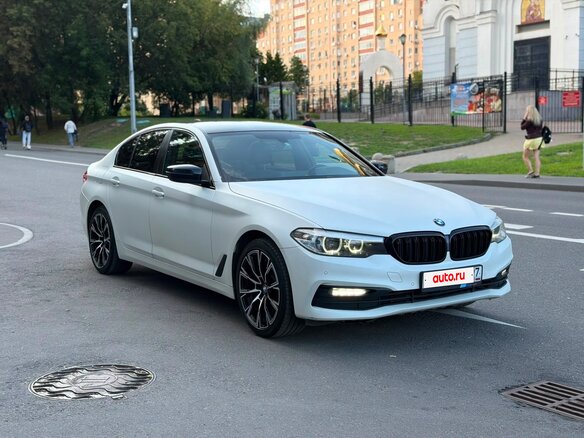 2020 BMW 5 серии 520d xDrive VII (G30/G31/G38), белый, 3590000 рублей - вид 3