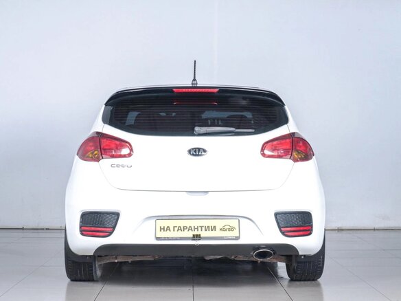 2016 Kia Ceed II Рестайлинг, белый - вид 4