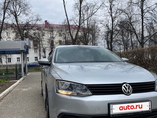 2013 Volkswagen Jetta VI, серебристый, 880000 рублей, вид 1