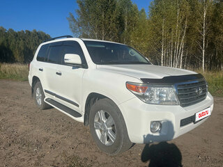 2013 Toyota Land Cruiser 200 Series Рестайлинг 1, белый, 4250000 рублей, вид 3