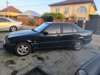 1998 Mercedes-Benz C-Класс 180 I (W202) Рестайлинг, синий, 160000 рублей, вид 4