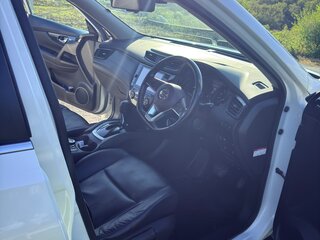 2017 Nissan X-Trail III Рестайлинг, белый, 2000000 рублей, вид 4