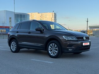 2017 Volkswagen Tiguan II, коричневый, 2297000 рублей, вид 3