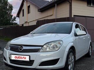 2011 Opel Astra H Рестайлинг, белый, 450000 рублей, вид 1