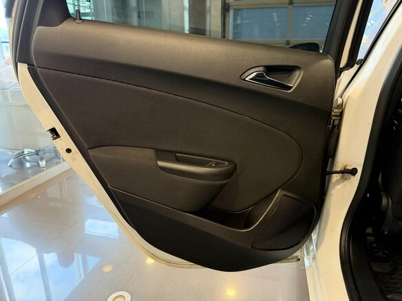 2013 Opel Astra J Рестайлинг, белый, 569000 рублей - вид 12