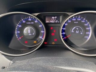 2013 Hyundai ix35 I Рестайлинг, белый, 1350000 рублей, вид 1